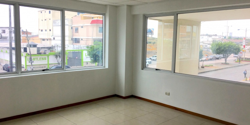 Oficina en alquiler en Edificio Trade Building sector Norte GeoBienes - Oficina en alquiler en Edificio Trade Building sector Norte - Plusvalia Guayaquil Casas de venta y alquiler Inmobiliaria Ecuador
