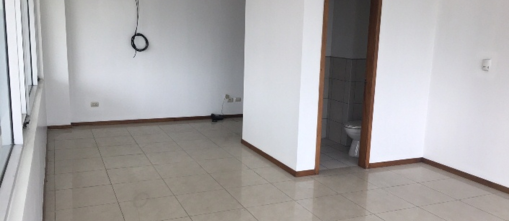 Oficina en alquiler en Edificio Trade Building sector Norte GeoBienes - Oficina en alquiler en Edificio Trade Building sector Norte - Plusvalia Guayaquil Casas de venta y alquiler Inmobiliaria Ecuador