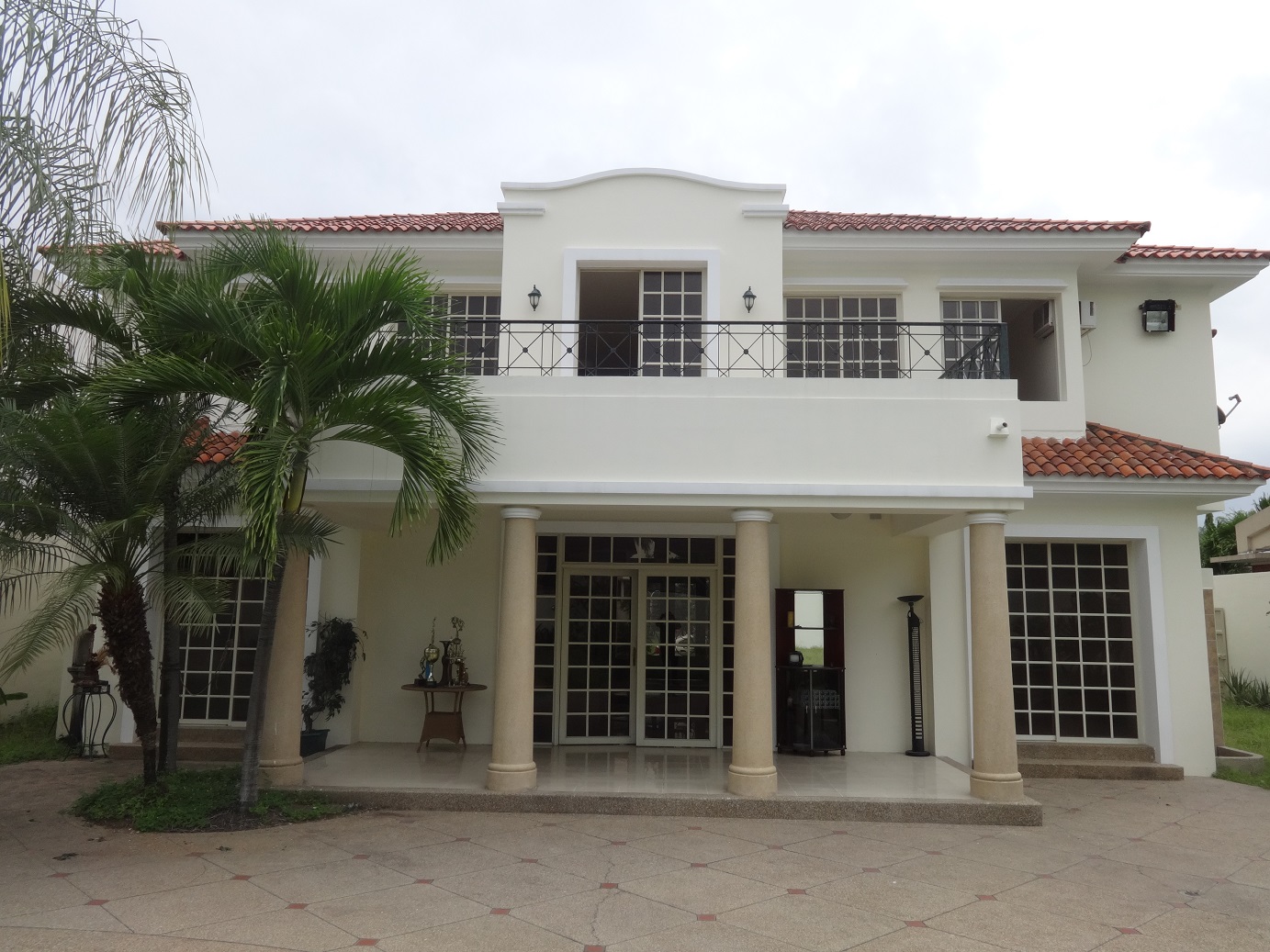 Casa De Venta En Samborond 243 N Urbanizaci 243 N Lago Sol De