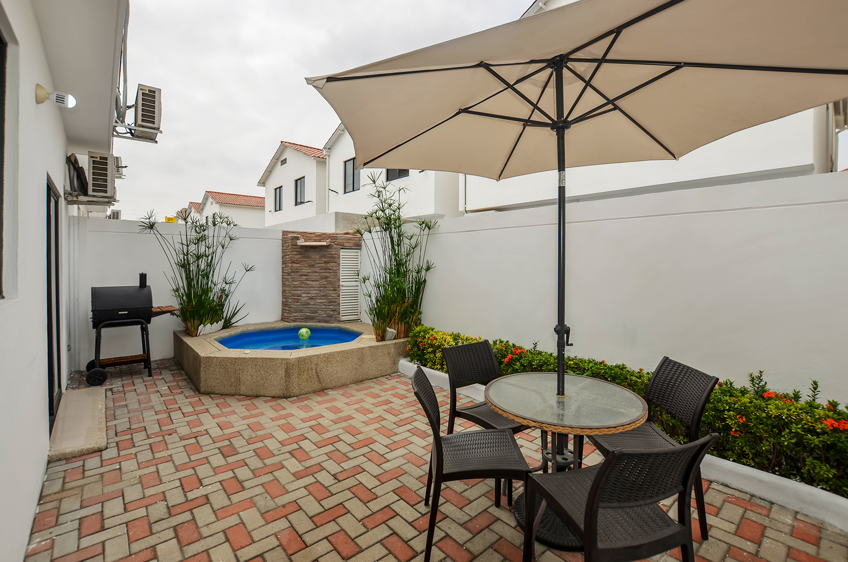 Casa en venta en Urbanización Napoli sector Vía a Samborondón GeoBienes