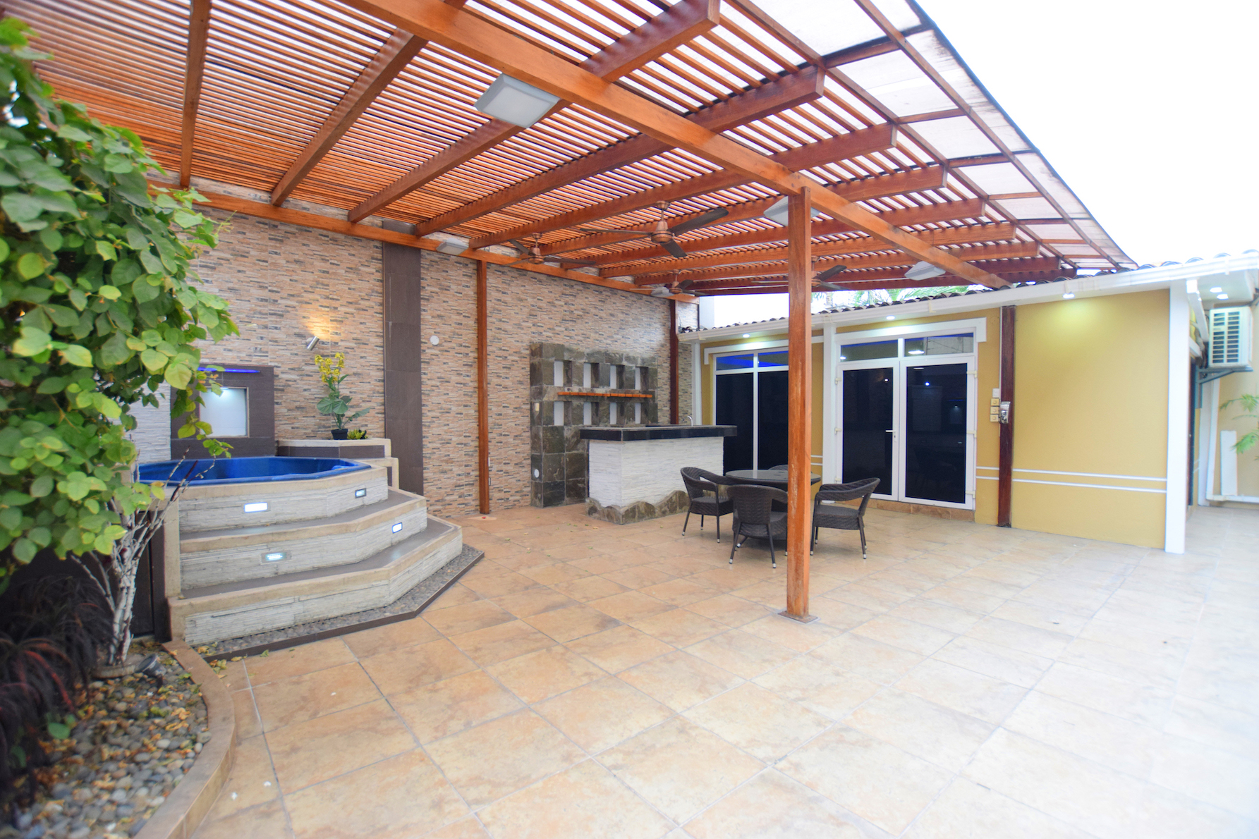 Casa en alquiler ubicada en Ciudad Colón, Norte de Guayaquil GeoBienes