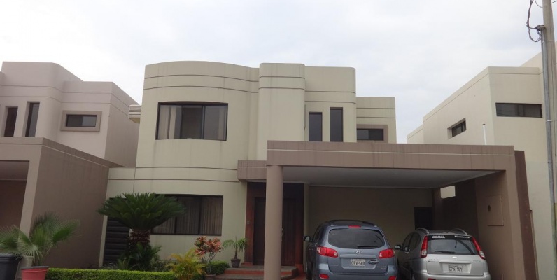 Vendo Casa en Samborondon, Km 2 1/2 atras de la UEES GeoBienes - Vendo Casa en Samborondon, Km 2 1/2 atras de la UEES - Plusvalia Guayaquil Casas de venta y alquiler Inmobiliaria Ecuador