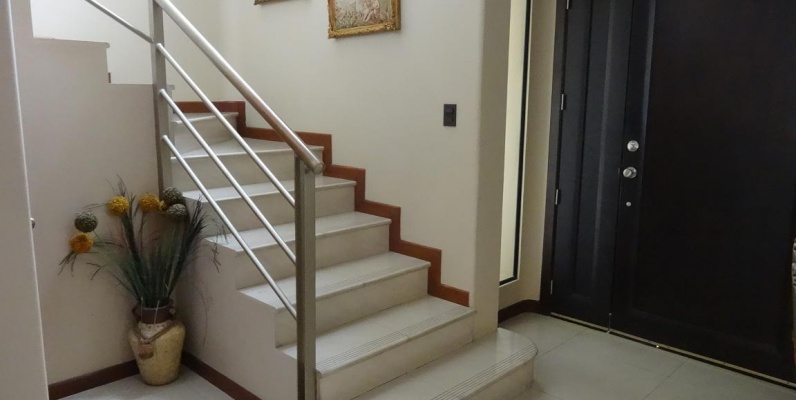 Vendo Casa en Samborondon, Km 2 1/2 atras de la UEES GeoBienes - Vendo Casa en Samborondon, Km 2 1/2 atras de la UEES - Plusvalia Guayaquil Casas de venta y alquiler Inmobiliaria Ecuador