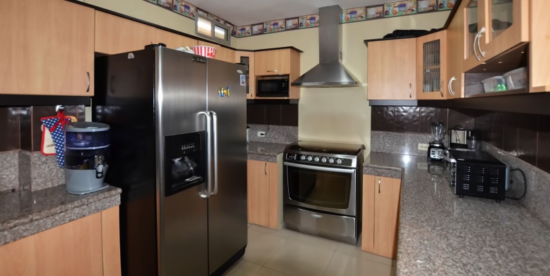 Casa en Venta en Urbanización Belo Horizonte Sector Vía a La Costa GeoBienes - Casa en Venta en Urbanización Belo Horizonte Sector Vía a La Costa - Plusvalia Guayaquil Casas de venta y alquiler Inmobiliaria Ecuador