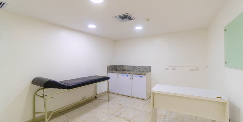 Oficina en alquiler planta baja ubicado en Urdesa, Norte de Guayaquil GeoBienes - Oficina en alquiler planta baja ubicado en Urdesa, Norte de Guayaquil - Plusvalia Guayaquil Casas de venta y alquiler Inmobiliaria Ecuador