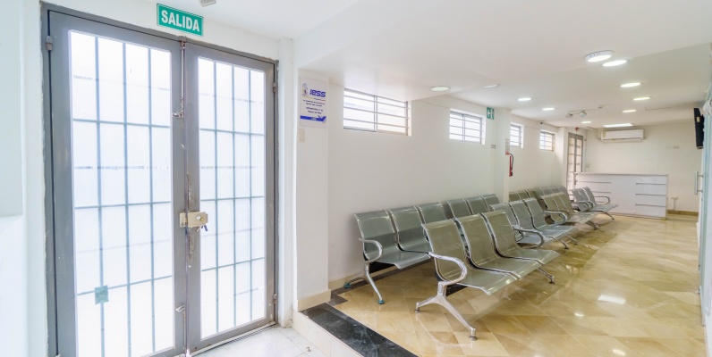Oficina en alquiler planta baja ubicado en Urdesa, Norte de Guayaquil GeoBienes - Oficina en alquiler planta baja ubicado en Urdesa, Norte de Guayaquil - Plusvalia Guayaquil Casas de venta y alquiler Inmobiliaria Ecuador