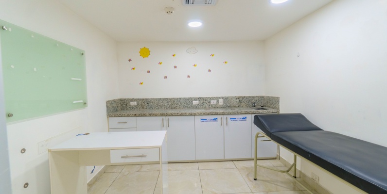 Oficina en alquiler planta baja ubicado en Urdesa, Norte de Guayaquil GeoBienes - Oficina en alquiler planta baja ubicado en Urdesa, Norte de Guayaquil - Plusvalia Guayaquil Casas de venta y alquiler Inmobiliaria Ecuador