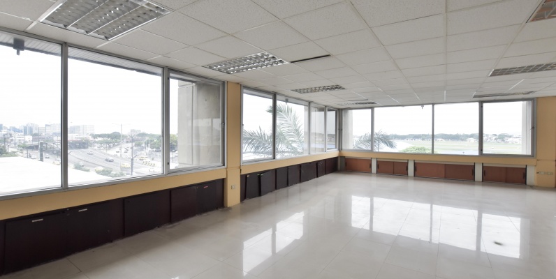 GeoBienes - Alquiler de oficina en Av. de las Américas, Edificio Mecanos - Plusvalia Guayaquil Casas de venta y alquiler Inmobiliaria Ecuador
