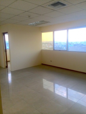 Alquiler de oficina en el norte de Guayaquil Trade Building GeoBienes - Sector Mall del Sol Alquiler de oficina en el norte de Guayaquil - Plusvalia Guayaquil Casas de venta y alquiler Inmobiliaria Ecuador