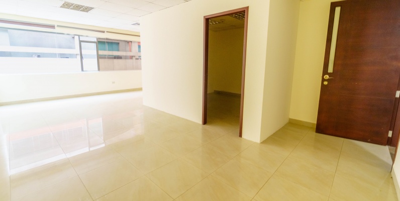 Alquiler de oficina en Samborondón Plaza, Samborondón GeoBienes - Alquiler de oficina en Samborondón Plaza, Samborondón - Plusvalia Guayaquil Casas de venta y alquiler Inmobiliaria Ecuador