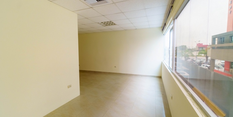 Alquiler de oficina en Samborondón Plaza, Samborondón GeoBienes - Alquiler de oficina en Samborondón Plaza, Samborondón - Plusvalia Guayaquil Casas de venta y alquiler Inmobiliaria Ecuador
