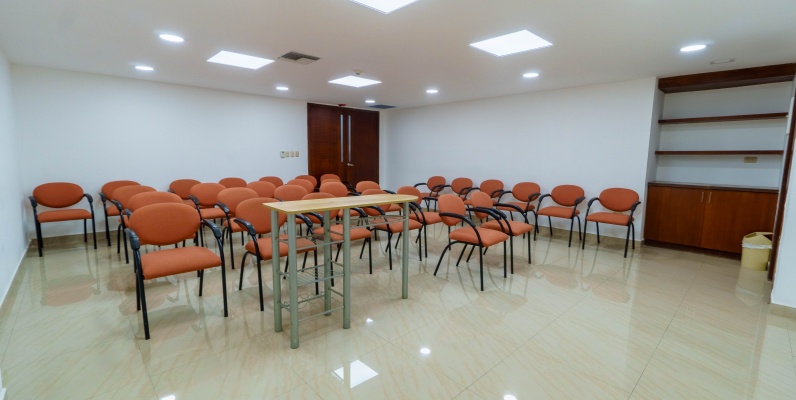 Alquiler de oficina en Samborondón Plaza, Samborondón GeoBienes - Alquiler de oficina en Samborondón Plaza, Samborondón - Plusvalia Guayaquil Casas de venta y alquiler Inmobiliaria Ecuador