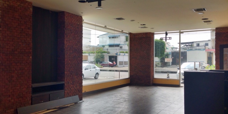 Alquilo Local Comercial - Zona Mall del Sol GeoBienes - Alquiler de local Comercial Zona Mall del Sol Guayaquil - Plusvalia Guayaquil Casas de venta y alquiler Inmobiliaria Ecuador