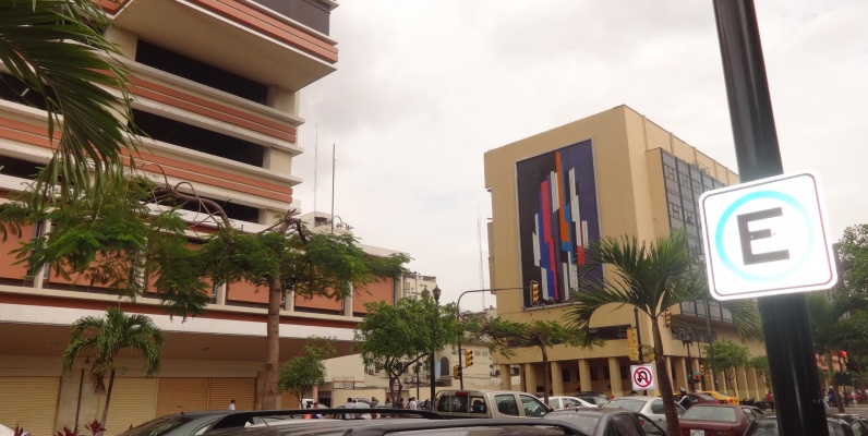 GeoBienes - Alquilo local comercial en 9 de Octubre y Av. Quito - Plusvalia Guayaquil Casas de venta y alquiler Inmobiliaria Ecuador