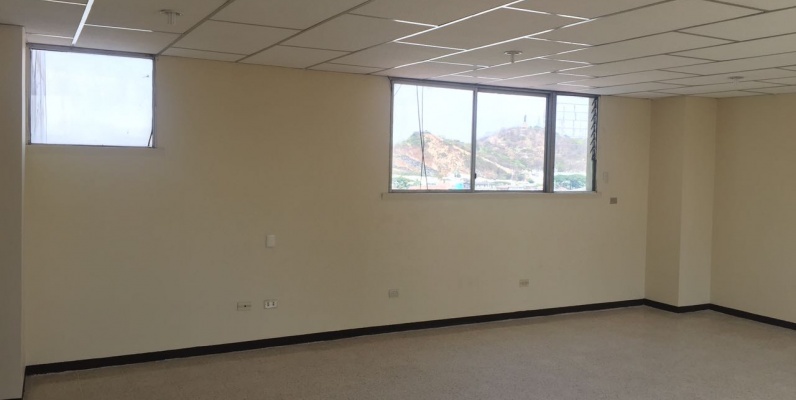 Alquilo oficina en Los Rios y 1ero De Mayo, condominio Orellana GeoBienes - Oficina en alquiler en Condominio Orellana, Los Rios y 1ero De Mayo, Guayaquil - Plusvalia Guayaquil Casas de venta y alquiler Inmobiliaria Ecuador