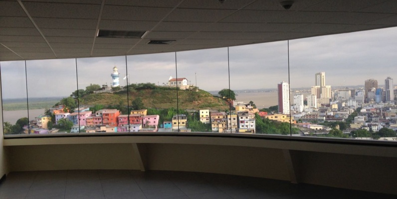 Alquilo oficina en The Point, 47m2 GeoBienes - Alquiler de oficina en The Point, Guayaquil. Oficina de 47m2 - Plusvalia Guayaquil Casas de venta y alquiler Inmobiliaria Ecuador