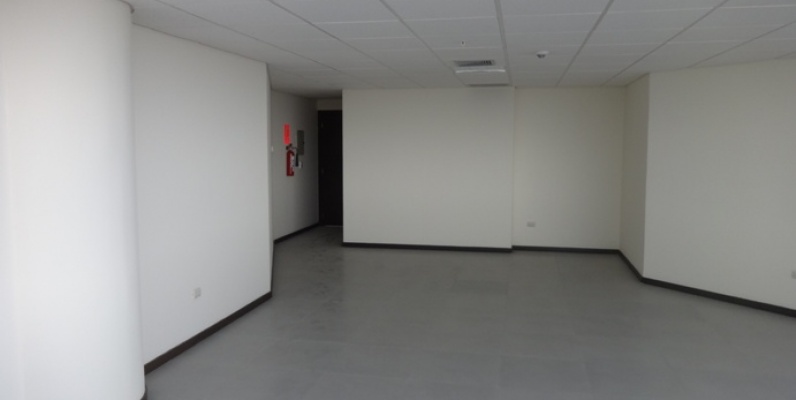 Alquilo oficina en The Point, 62m2 con parqueo. GeoBienes - Alquilo oficina en The Point, 62m2 con parqueo. - Plusvalia Guayaquil Casas de venta y alquiler Inmobiliaria Ecuador