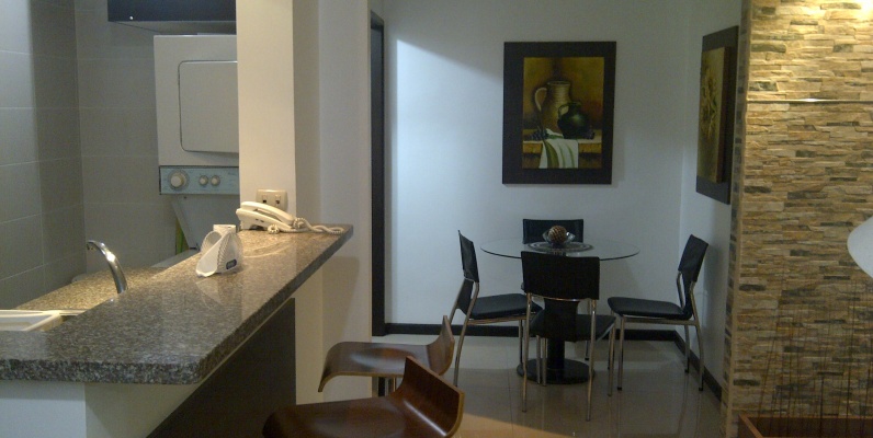 Alquilo Suite Torre Sol GeoBienes - Alquiler de Suite en Torre Sol Guayaquil. Junto a Hotel Howard Johnson - Plusvalia Guayaquil Casas de venta y alquiler Inmobiliaria Ecuador