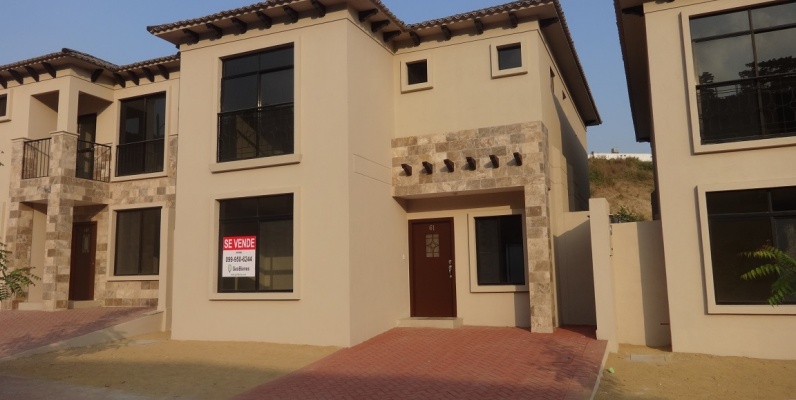 Bosques De La Costa vendo casa con 4 dormitorios GeoBienes - Casa de venta en Bosques de La Costa. Casa de 4 dormitorios en Guayaquil - Plusvalia Guayaquil Casas de venta y alquiler Inmobiliaria Ecuador