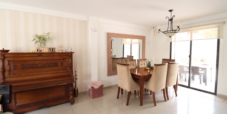 Casa 2 de plantas en venta ubicado en Ciudad Celeste, Samborondón GeoBienes - Casa 2 de plantas en venta ubicado en Ciudad Celeste, Samborondón - Plusvalia Guayaquil Casas de venta y alquiler Inmobiliaria Ecuador