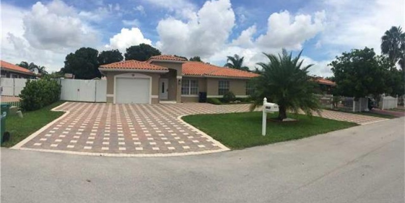 Casa en DORAL, sin asociación GeoBienes - Casa a la venta en DORAL, sin asociación - Plusvalia Guayaquil Casas de venta y alquiler Inmobiliaria Ecuador