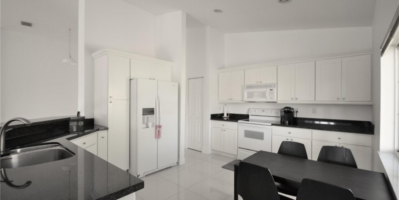 Casa a la Venta en Miami - Dora Gardens GeoBienes - Casa a la Venta en Miami - Doral Gardens - Plusvalia Guayaquil Casas de venta y alquiler Inmobiliaria Ecuador