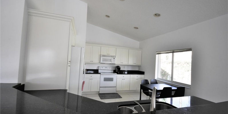 Casa a la Venta en Miami - Dora Gardens GeoBienes - Casa a la Venta en Miami - Doral Gardens - Plusvalia Guayaquil Casas de venta y alquiler Inmobiliaria Ecuador