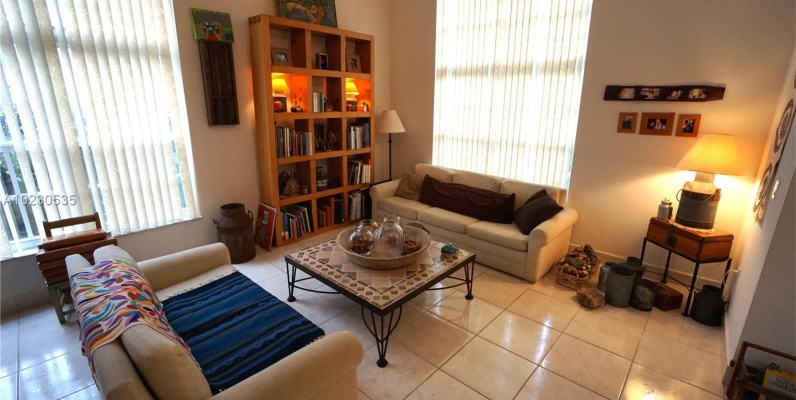 Casa a la Venta en Miami - DORAL ISLES CAYMAN GeoBienes - Casa a la Venta en Miami - DORAL ISLES CAYMAN - Plusvalia Guayaquil Casas de venta y alquiler Inmobiliaria Ecuador