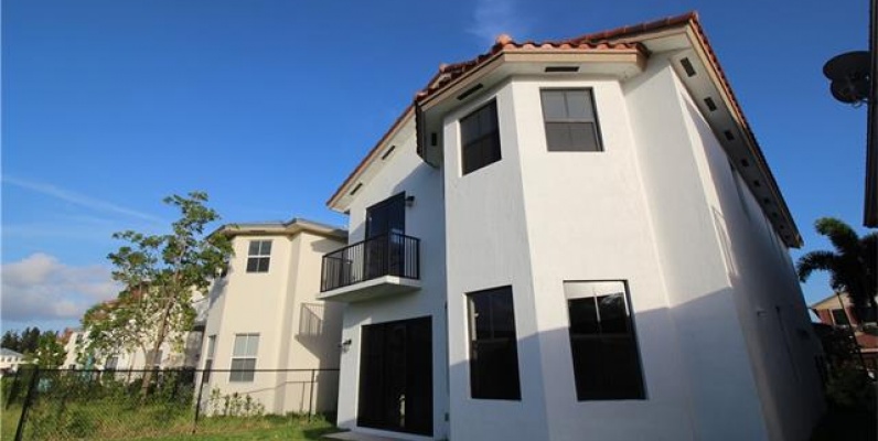 Casa a la Venta en MIAMI, Ciudadela Vintage Estates GeoBienes - Casa a la Venta en MIAMI, Ciudadela Vintage Estates - Plusvalia Guayaquil Casas de venta y alquiler Inmobiliaria Ecuador