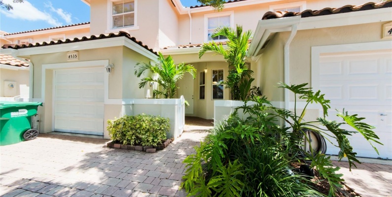 Casa a la Venta en Miami, DORAL CHASE GeoBienes - Casa a la Venta en Miami, DORAL CHASE - Plusvalia Guayaquil Casas de venta y alquiler Inmobiliaria Ecuador