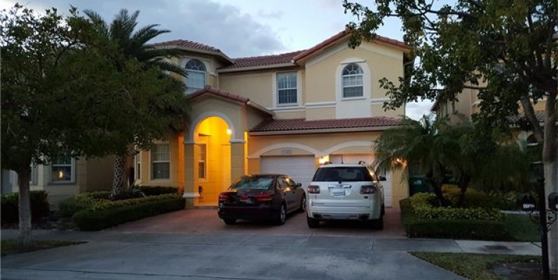 Casa a la Venta en MIAMI, Islands at DORAL GeoBienes - Casa a la Venta en MIAMI, Islands at DORAL - Plusvalia Guayaquil Casas de venta y alquiler Inmobiliaria Ecuador