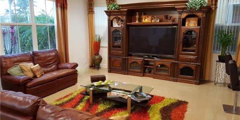Casa a la Venta en MIAMI, Islands at DORAL GeoBienes - Casa a la Venta en MIAMI, Islands at DORAL - Plusvalia Guayaquil Casas de venta y alquiler Inmobiliaria Ecuador