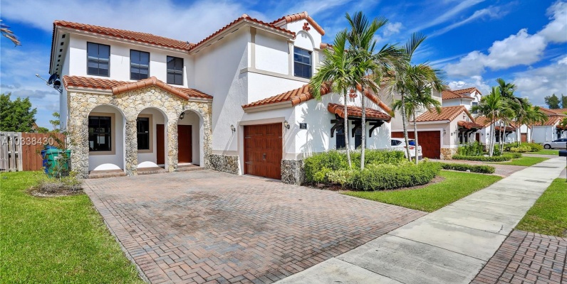Casa a la Venta en Miami_ Las Ramblas GeoBienes - Casa a la Venta en Miami_ Las Ramblas - Plusvalia Guayaquil Casas de venta y alquiler Inmobiliaria Ecuador