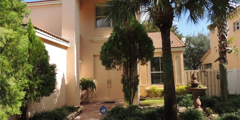 Casa a la Venta en Miramar-Riviera Isles GeoBienes - Casa a la Venta en Miramar-Riviera Isles - Plusvalia Guayaquil Casas de venta y alquiler Inmobiliaria Ecuador