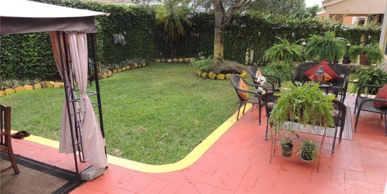 GeoBienes - Casa a la Venta en Miramar-Riviera Isles - Plusvalia Guayaquil Casas de venta y alquiler Inmobiliaria Ecuador
