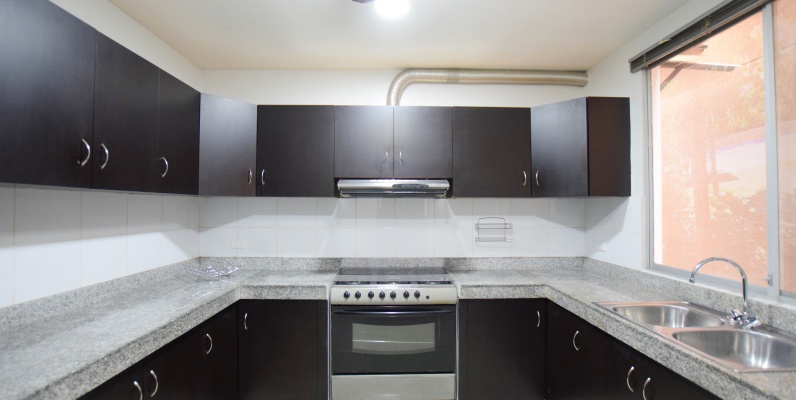 Casa amoblada en alquiler en la Urbanización San Sebastián, Vía Samborondón GeoBienes - Casa amoblada en alquiler en la Urbanización San Sebastián, Vía Samborondón - Plusvalia Guayaquil Casas de venta y alquiler Inmobiliaria Ecuador