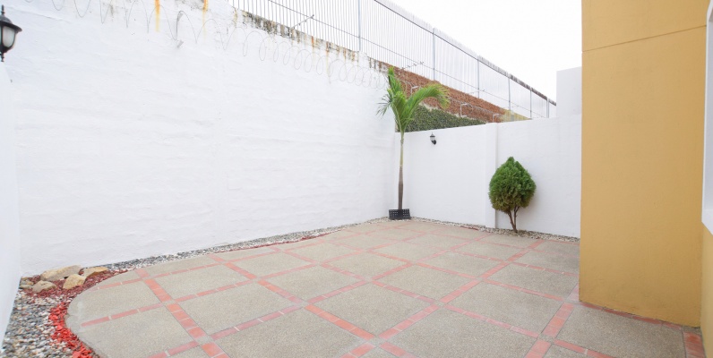 Casa amoblada en alquiler en la Urbanización San Sebastián, Vía Samborondón GeoBienes - Casa amoblada en alquiler en la Urbanización San Sebastián, Vía Samborondón - Plusvalia Guayaquil Casas de venta y alquiler Inmobiliaria Ecuador
