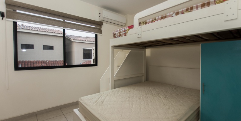 Casa amoblada en alquiler ubicada en Urbanización La Romareda GeoBienes - Casa amoblada en alquiler ubicada en Urbanización La Romareda - Plusvalia Guayaquil Casas de venta y alquiler Inmobiliaria Ecuador