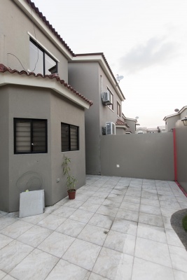 Casa amoblada en alquiler ubicada en Urbanización La Romareda GeoBienes - Casa amoblada en alquiler ubicada en Urbanización La Romareda - Plusvalia Guayaquil Casas de venta y alquiler Inmobiliaria Ecuador