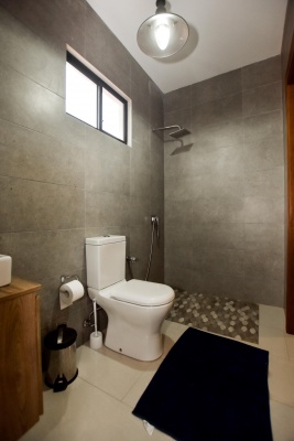 Casa amoblada en venta ubicada en Entre Lagos, Samborondón GeoBienes - Casa en venta Via Samborondon - Entre Lagos - Plusvalia Guayaquil Casas de venta y alquiler Inmobiliaria Ecuador