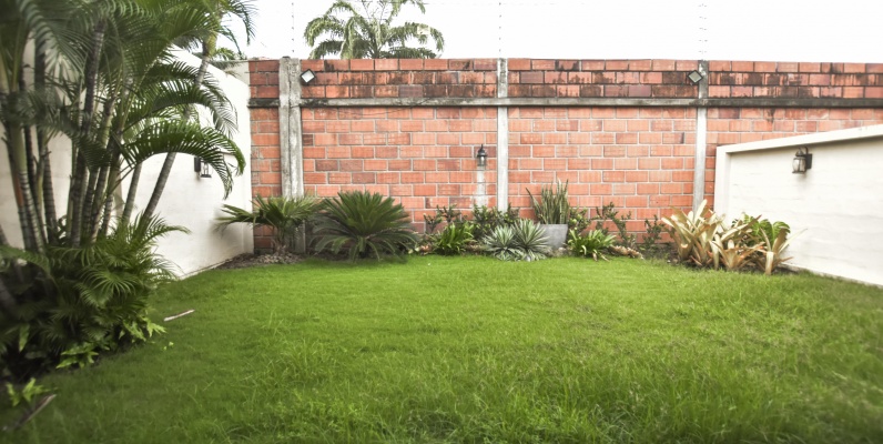 GeoBienes - Casa en venta Via Samborondon - Entre Lagos - Plusvalia Guayaquil Casas de venta y alquiler Inmobiliaria Ecuador