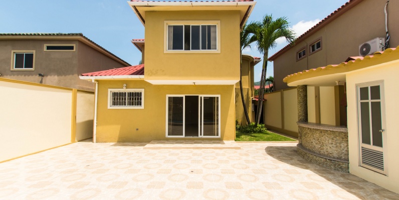 Casa de 2 plantas en alquiler ubicada en la Urbanización Portal al Sol GeoBienes - Casa de 2 plantas en alquiler ubicada en la Urbanización Portal al Sol - Plusvalia Guayaquil Casas de venta y alquiler Inmobiliaria Ecuador