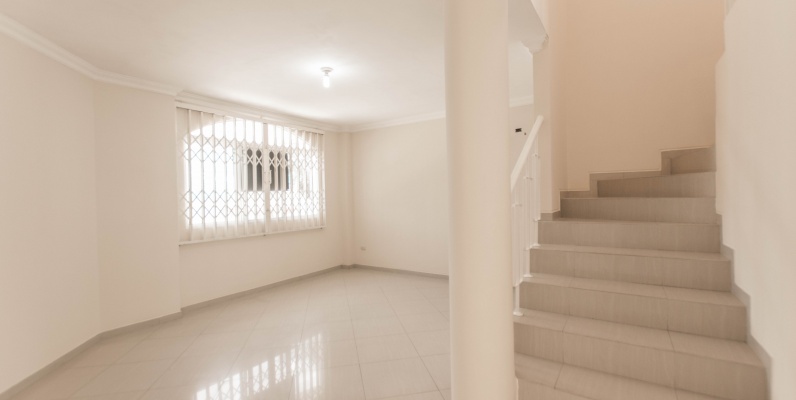 Casa de 2 plantas en alquiler ubicada en la Urbanización Portal al Sol GeoBienes - Casa de 2 plantas en alquiler ubicada en la Urbanización Portal al Sol - Plusvalia Guayaquil Casas de venta y alquiler Inmobiliaria Ecuador