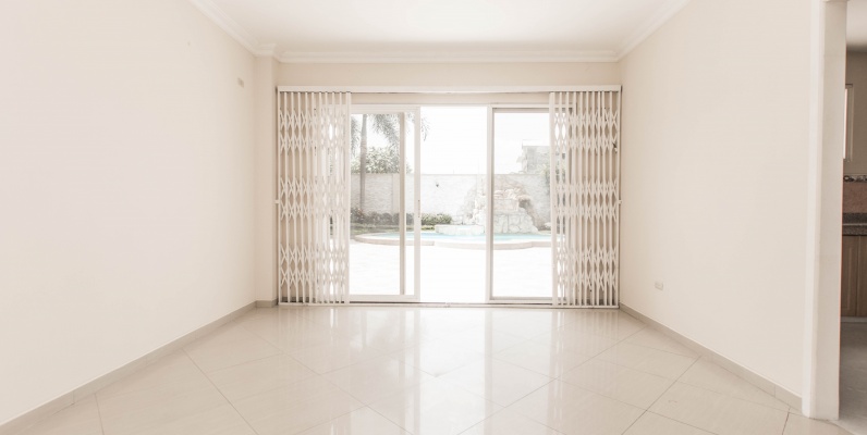 Casa de 2 plantas en alquiler ubicada en la Urbanización Portal al Sol GeoBienes - Casa de 2 plantas en alquiler ubicada en la Urbanización Portal al Sol - Plusvalia Guayaquil Casas de venta y alquiler Inmobiliaria Ecuador