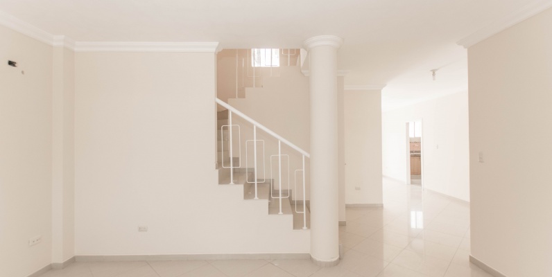 Casa de 2 plantas en alquiler ubicada en la Urbanización Portal al Sol GeoBienes - Casa de 2 plantas en alquiler ubicada en la Urbanización Portal al Sol - Plusvalia Guayaquil Casas de venta y alquiler Inmobiliaria Ecuador