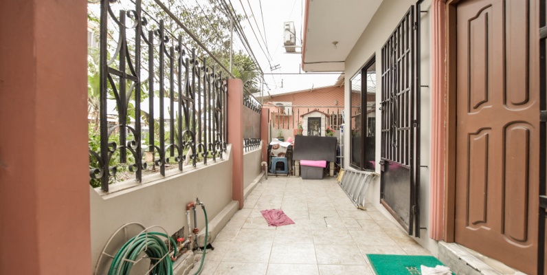 GeoBienes - Casa de 2 plantas en venta ubicada en la Alborada - Plusvalia Guayaquil Casas de venta y alquiler Inmobiliaria Ecuador