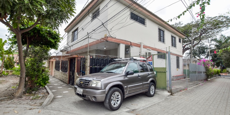 GeoBienes - Casa de 2 plantas en venta ubicada en la Alborada - Plusvalia Guayaquil Casas de venta y alquiler Inmobiliaria Ecuador