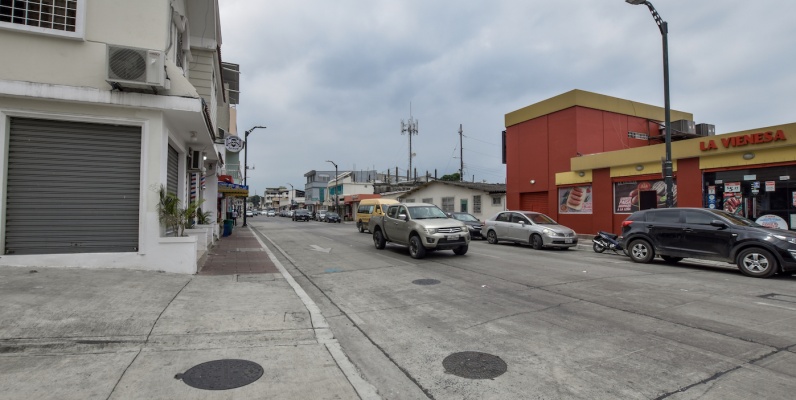 GeoBienes - Casa de 2 plantas en venta ubicada en la Alborada - Plusvalia Guayaquil Casas de venta y alquiler Inmobiliaria Ecuador