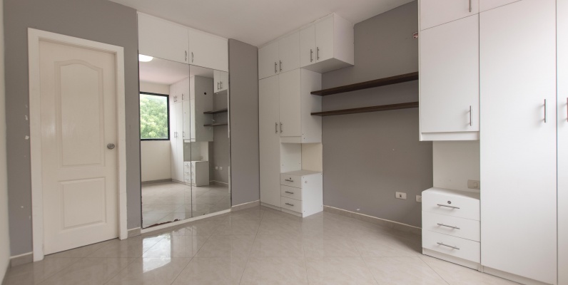 Casa de 4 habitaciones en venta urbanización Portal al Sol, vía a la Costa GeoBienes - Casa de 4 habitaciones en venta urbanización Portal al Sol, vía a la Costa - Plusvalia Guayaquil Casas de venta y alquiler Inmobiliaria Ecuador