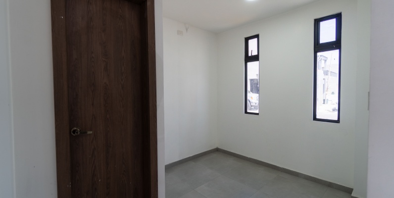 Casa de estreno en venta en Urbanización San Antonio, vía Samborondón GeoBienes - Casa de estreno en venta en Urbanización San Antonio, vía Samborondón - Plusvalia Guayaquil Casas de venta y alquiler Inmobiliaria Ecuador